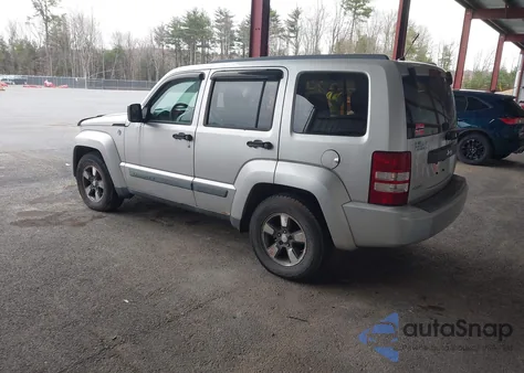 2008 Jeep Liberty Sport z USA, uszkodzony, nr VIN 1J8GN28K38W123553